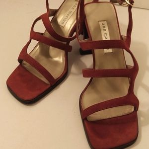 VINTAGE - 90’s ✨ Square toe suede heels